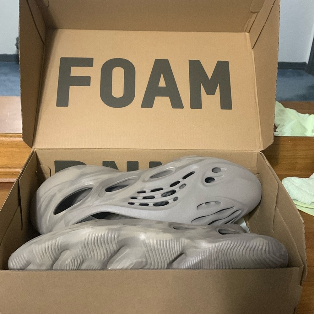 Adidas Yeezy foam runners